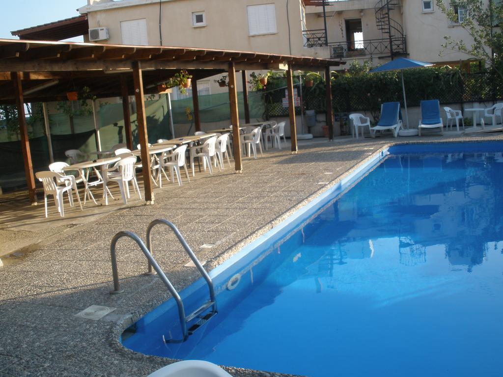 Klashiana Hotel Apartments Voroklini Bagian luar foto
