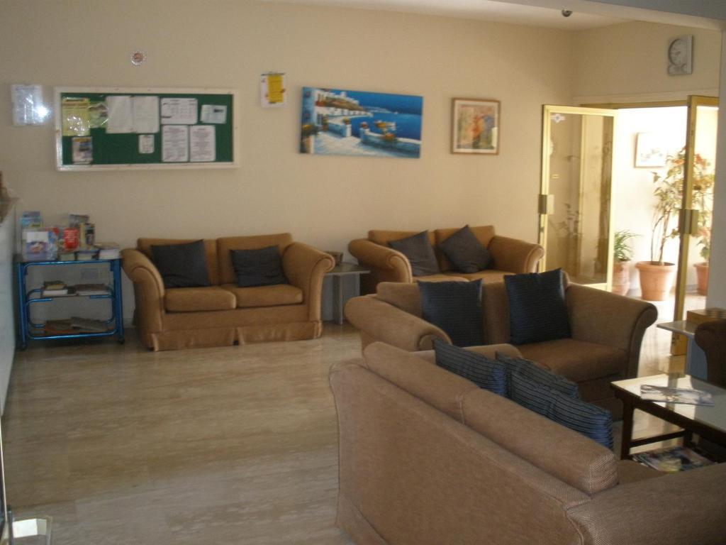 Klashiana Hotel Apartments Voroklini Bagian luar foto