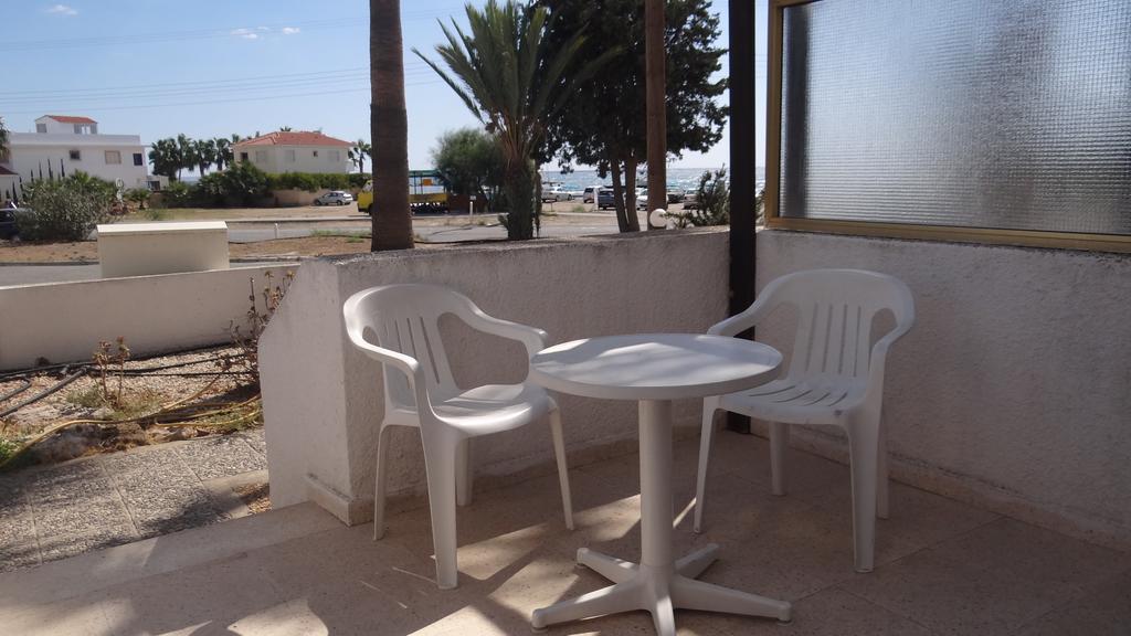 Klashiana Hotel Apartments Voroklini Bagian luar foto