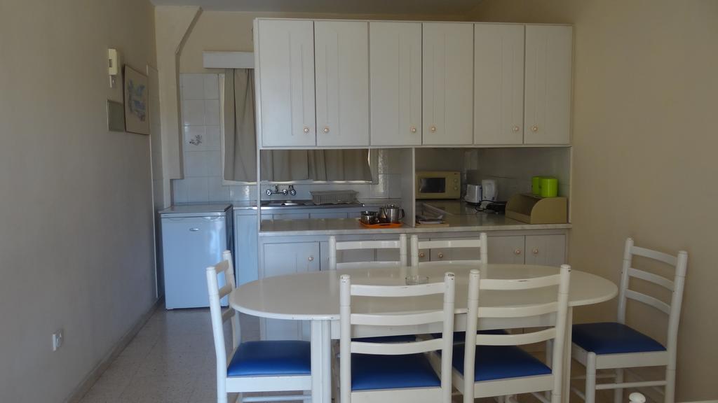 Klashiana Hotel Apartments Voroklini Bagian luar foto