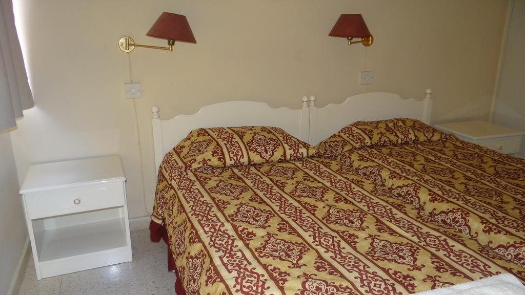 Klashiana Hotel Apartments Voroklini Bagian luar foto