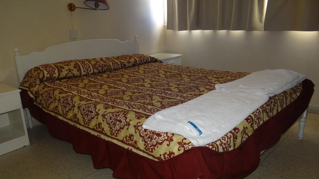 Klashiana Hotel Apartments Voroklini Bagian luar foto