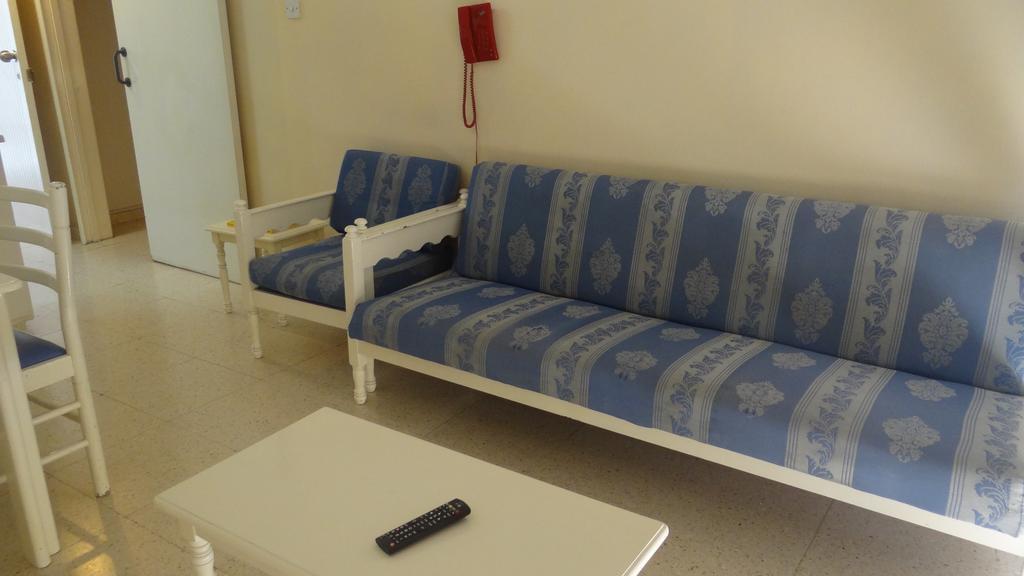 Klashiana Hotel Apartments Voroklini Bagian luar foto