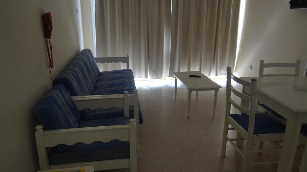 Klashiana Hotel Apartments Voroklini Bagian luar foto