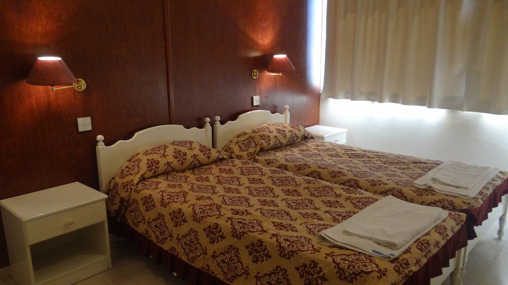 Klashiana Hotel Apartments Voroklini Bagian luar foto