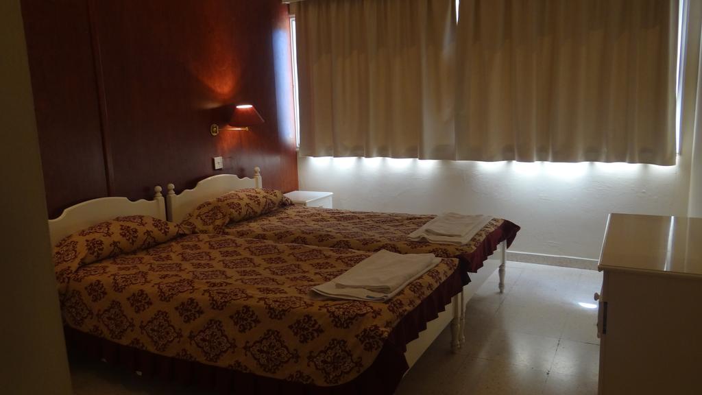 Klashiana Hotel Apartments Voroklini Bagian luar foto