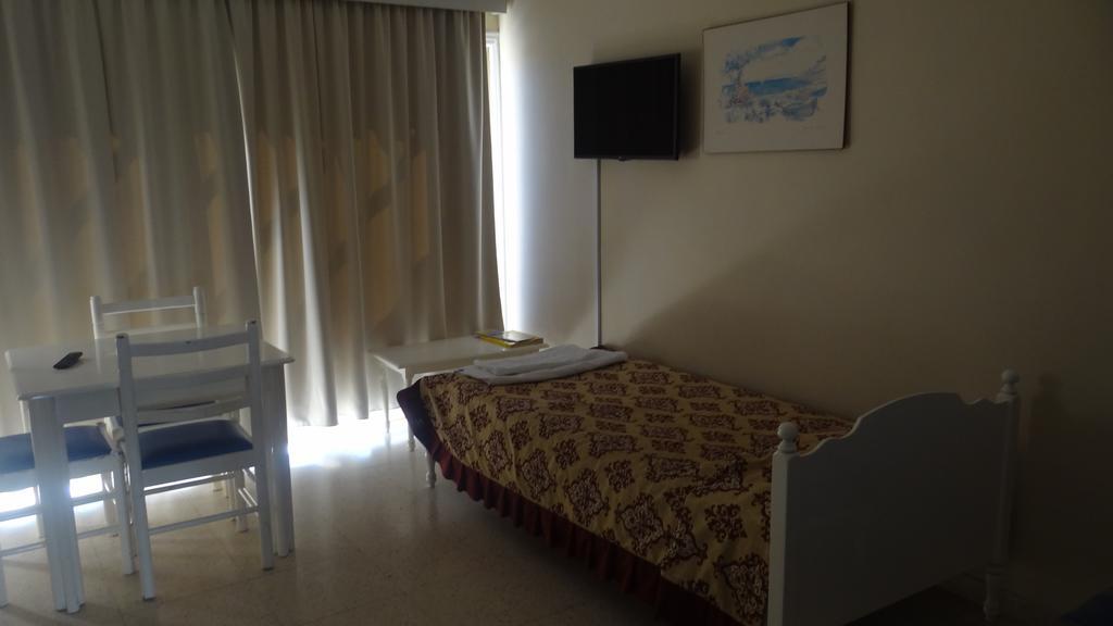 Klashiana Hotel Apartments Voroklini Bagian luar foto