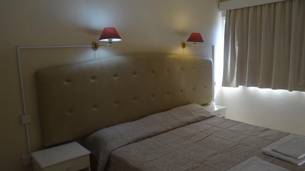 Klashiana Hotel Apartments Voroklini Bagian luar foto