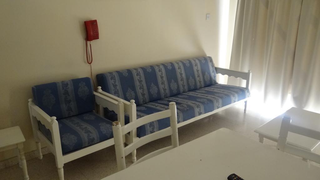 Klashiana Hotel Apartments Voroklini Bagian luar foto