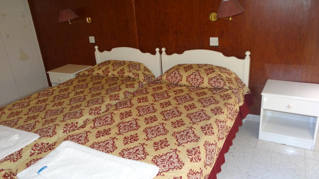 Klashiana Hotel Apartments Voroklini Bagian luar foto